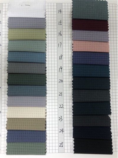 GZ-YL LY19774# Breathable grid Composition: 97%P 3%SP Specification: 150cm Weight: 130g Ultra-thin sports cloth 45 degree